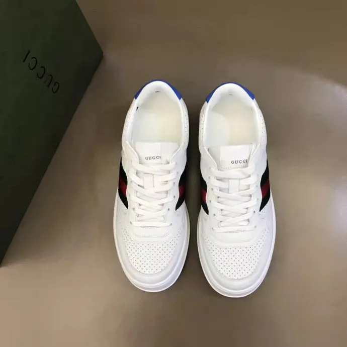 P380 new men's shoes GUCCI [Lightning] latest shoes are shipped. Original quality, fashionable, made of special materials, sheepskin lining, brand new packaging. The foot feels super comfortable and the workmanship is impeccable. Size: 38-45